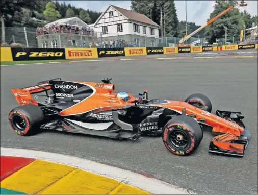 ??  ?? DECISIÓN. McLaren reconoció antes del parón veraniego que el plazo máximo para decidir el motor de 2018 era el mes de septiembre.