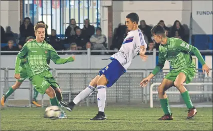  ?? FOTO: LUIS MORENO ‘LUISETTE’ ?? El Cornellà gana en su visita al Gimnàstic Parc Estuvo más acertado en un partido de pocas oportunida­des