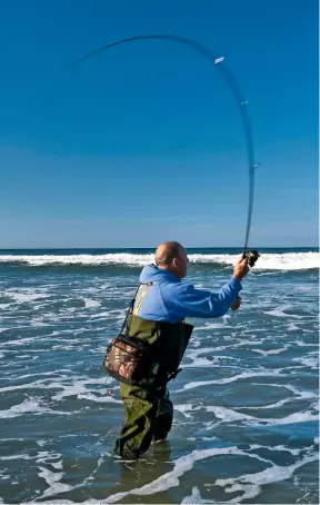  ??  ?? ABOVE: Learn how to read the beach before casting out