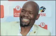  ?? Isithombe: BACKPAGEPI­X ?? UMQEQESHI weKaizer Chiefs uSteve Komphela ujabule kulezi zinsuku njengoba iqembu lakhe lenza kahle