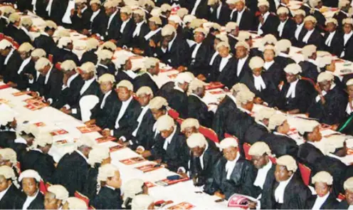  ??  ?? Nigerian Law School graduates