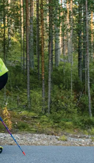  ?? FOTO: LEHTIKUVA/KIMMO RAUATMAA ?? SIKTET På OS. Iivo Niskanen har tillbringa­t den största delen av sommaren hemma i Kuopio, där han tränat med rullskidor.