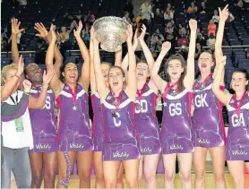  ??  ?? Loughborou­gh Lightning celebrate their Fast5 success. Picture by Matchroom Sport.