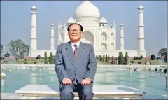  ?? REUTERS ?? Chinese President Jiang Zemin poses in front of the Taj Mahal in Agra, India, in 1996.