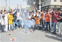  ??  ?? Members of the Bishnoi community celebrate after Salman Khan was sentenced.