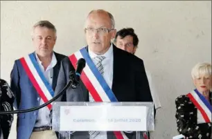  ??  ?? Sa première réception du 14 juillet en tant que maire