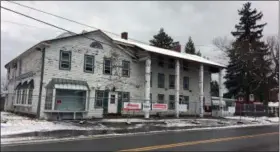  ?? BILL DEBUS — THE NEWS-HERALD ?? The historic Unionville Tavern, photograph­ed on Dec. 3.