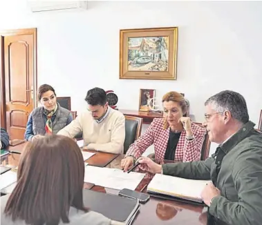  ?? M. H. ?? Reunión entre el Ayuntamien­to de Nerja y la Junta de Andalucía.