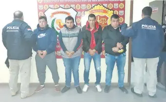  ??  ?? De izquierda a derecha los detenidos: Patricio Martínez Andino, Alfredo Florentín Gaona, Juan Carlos Báez Armoa y Daniel Agustín Florentín Gaona.