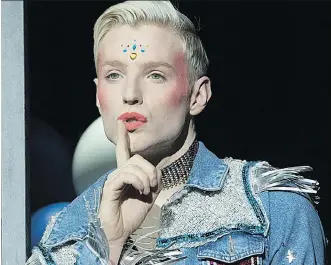  ?? ALLISTAIR MUIR ?? John McCrea gives a knockout West End performanc­e in Everybody’s Talking About Jamie.