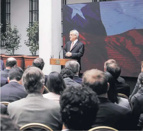  ??  ?? El Presidente Piñera durante la ceremonia realizada ayer en La Moneda.