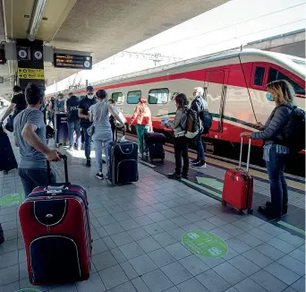  ??  ?? Frecciaros­sa
Domani entra in servizio il «Torino-reggio», il collegamen­to ad alta velocità più lungo d’europa