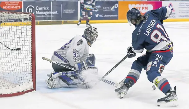  ?? ?? ATTACKING STYLE: Stars’ Timi Lahtinen sees this attempt saved by Manchester Storm goalie Jason Bacashihua before the Dundee side seal the win.