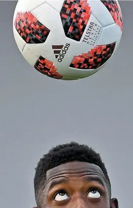  ??  ?? Ousmane Dembélé wuchs in einer Cité in der Normandie auf. Sein Name ist Franzosen geläufig wie Dupont oder Legrand.