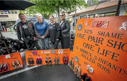  ?? LUZ ZUNIGA/STUFF ?? From left, Ken Mahon, Joy Oakly, Rachel Taylor and Diane Strong at the White Ribbon Ride launch at the Nelson Market. Soroptomis­t Internatio­nal is supporting this year’s ride.