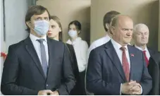 ?? Фото с сайта www.kprf.ru ?? Формально орловский губернатор Андрей Клычков (слева) не просто коммунист, а один из руководите­лей КПРФ.