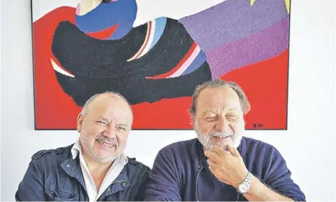  ??  ?? ► Horacio Salinas (66) y Patricio Manns (80) han compuesto más de 40 canciones juntos.