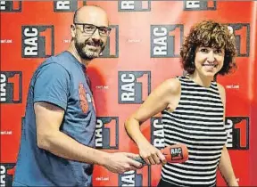  ?? DAVID AIROB ?? Joan Maria Pou y Agnès Marquès, ayer en RAC1