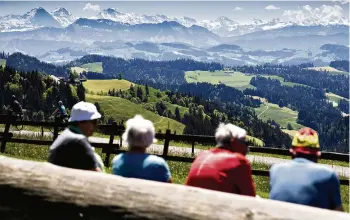  ?? (LUEDERENAL­P, 21 MAI 2020/PETER KLAUNZER/KEYSTONE) ?? «Comme l’avenir des retraites est incertain, le 3e pilier va devenir de plus en plus important», indique Pierre-Yves Carnal, auteur du livre «Le Troisième Pilier en Suisse».