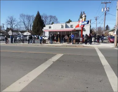  ?? MELISSA SCHUMAN - MEDIANEWS GROUP ?? Opening day at The Snowman, and there are already long lines.