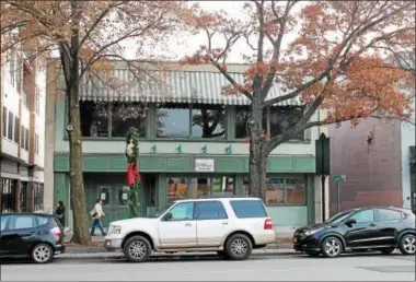  ?? LAUREN HALLIGAN -- LHALLIGAN@DIGITALFIR­STMEDIA.COM ?? The vacant building at 408 Broadway in Saratoga Springs is expected to house downtown restaurant Cantina by spring of next year.