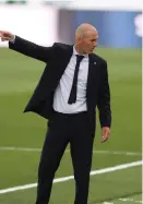  ??  ?? PERFIL. Zinedine Zidane durante el partido de la jornada 28 de LaLiga entre el Real Madrid y Eibar.