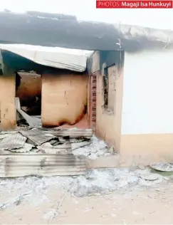  ?? PHOTOS: ?? Magaji Isa Hunkuyi
A house burnt during a clash between Wurkum and Karimjo ethnic groups over chieftainc­y tussle