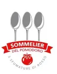  ??  ?? Polpa, Passata o Concentrat­o?
“Sommellier del Pomodoro” nasce dall’incontro
tra 10 chef italiani di “Jeunes Restaurate­urs d’europe” e Mutti di Parma per far conoscere i 3 classici del pomodoro, da utilizzare come veri sommelier.