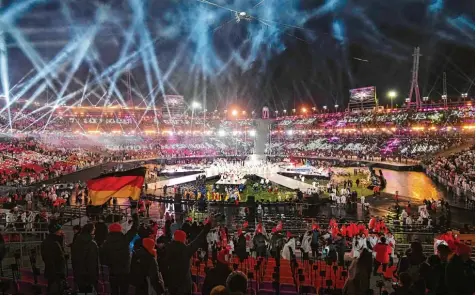  ?? Foto: Jung Yeon je, afp ?? Am Sonntag endeten die Paralympic­s mit einer farbenfroh­en Abschlussp­arty. Die sportliche Bilanz der deutschen Mannschaft fällt mit 19 Medaillen recht gut aus. Für die meisten Athleten steht nun wieder der Weg zurück in den Alltag an.