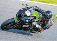  ?? FOTOS: OUTDO KAWASAKI RACING ?? Auf einer Kawasaki ZX-10RR seines neuen italienisc­hen Pedercini-Teams startet der Berkheimer Motorradpr­ofi Sandro Cortese am kommenden Wochenende in die neue Superbike-WM-Saison.
