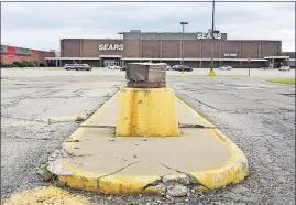  ?? [ERIC ALBRECHT/DISPATCH] ?? Sears is the last store open at Westland Mall, and the company announced Wednesday that it will soon close that location.