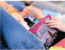  ?? FOTO: DPA ?? In der Corona-Krise wurden mehr Kinderbüch­er verkauft.