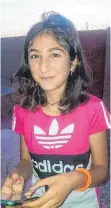  ?? FOTOS: CARITAS FLÜCHTLING­SHILFE ESSEN ?? Endlich wieder bei den eigenen Verwandten: Emira Hudeda Huseyin war vor sechs Jahren zusammen mit ihrem Bruder Emir verschlepp­t worden.