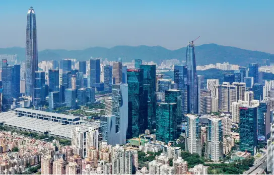  ??  ?? Vista aérea de la Zona de Cooperació­n para la Innovación en Ciencia y Tecnología Shenzhen-Hong Kong en Lok Ma Chau Loop, ubicada en el límite entre Hong Kong y Shenzhen.