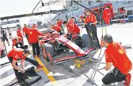  ?? — Gambar AFP ?? SEDIA: Pelumba Ferrari, Carlos Sainz Jr selesai menjalani sesi latihan pertama.