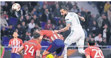  ?? FOTO: GRIFFITHS ?? Für Olympique Marseille in der Champions League im Mai 2018 gegen Atlético Madrid beim Kopfball: Kostas Mitroglou.