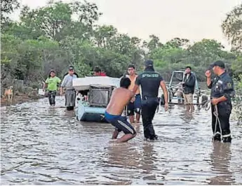  ?? (TÉLAM) ?? Almacenami­ento y logística, dos de los desafíos de la entrega de donaciones realizadas por la población para comunidade­s en emergencia.