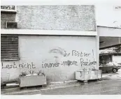  ?? Fotos: Edition Patrick Frey/KKIII der Stadtpoliz­ei Zürich ?? Fünf Beispiele für Graffiti und originelle Sprüche aus dem Stadtraum von Zürich der 1970er und 1980er Jahre.