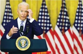  ?? ?? D
JOE BIDEN
Il presidente americano Joe Biden, 79, si è ufficialme­nte insediato alla Casa Bianca un anno fa. Giurò infatti a Washington D.C. il 20 gennaio 2021. Sempre più diplomatic­i sono vittime di malesseri.