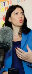  ??  ?? Lucia Azzolina (M5S)
La ministra dell’Istruzione, durante l’ultimo Consiglio dei ministri, ha gelato i colleghi: «Parlate di riaprire le cose più varie. Ma sulla scuola nessuno ha niente da dire?»