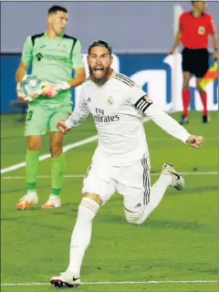  ??  ?? Sergio Ramos celebra el gol que le marcó al Getafe.