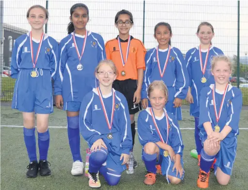  ??  ?? Peel Park Primary School, girls district champions