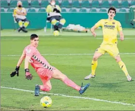  ?? FOTO: EFE ?? Gerardo Moreno supera a Edgar Badía y anotó el primero de sus dos goles