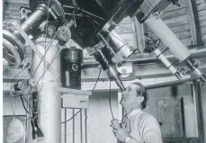  ?? FOTO: PRIVAT ?? Der Tüftler Anton Kutter an seinem 30- cm- Teleskop.