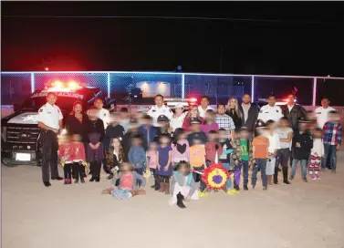  ??  ?? LOS NIÑOS de "Brazos Abiertos" recibieron dulces, piñatas y una mega despensa