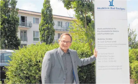  ?? FOTO: DIRK THANNHEIME­R ?? Der Ärztliche Direktor Dr. Gerhard Schell leitet seit anderthalb Jahren die Akutklinik in Bad Saulgau