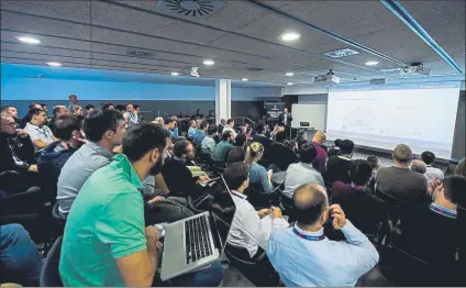  ?? FOTO: FCB ?? El entrenador del primer equipo del FC Barcelona, Ernesto Valverde, participó en el simposio ‘Football Coach Analytics Summit’, impulsado por el Barça Innovation Hub en la Ciutat Esportiva Joan Gamper