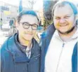  ?? FOTO: BFS ?? Stefan Bryxi mit Joseph GordonLevi­tt, dem Hauptdarst­eller aus dem Film „Snowden“.