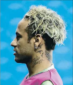  ?? FELIPE DANA / AP ?? Neymar estrena com d’habitud nova imatge abans de debutar