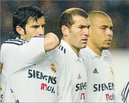  ?? FOTO: PERE PUNTÍ ?? Figo, Zidane y Ronaldo fueron los fichajes estrella de Florentino, que actualment­e tiende a fichar a futbolista­s con más proyección